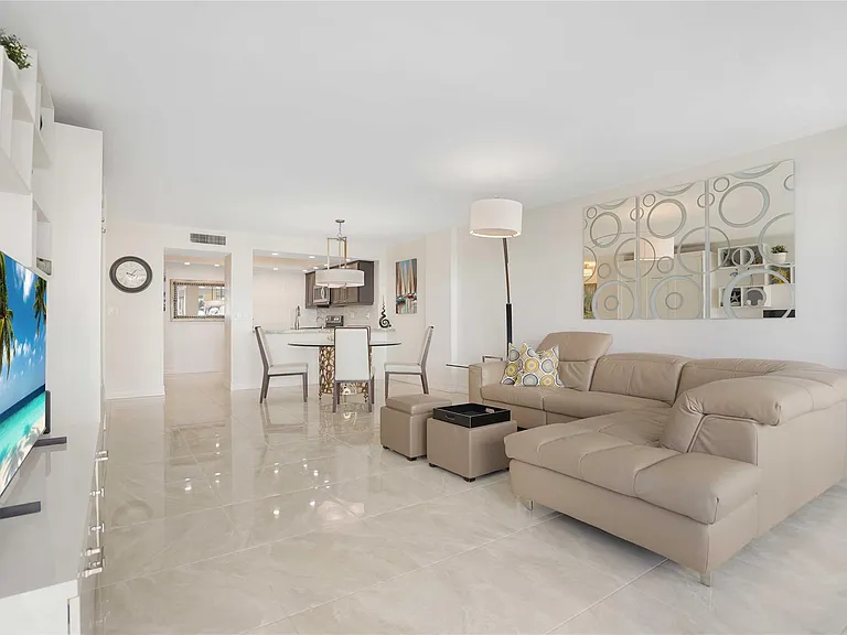 3430 Galt Ocean Dr #304 — Photo 20