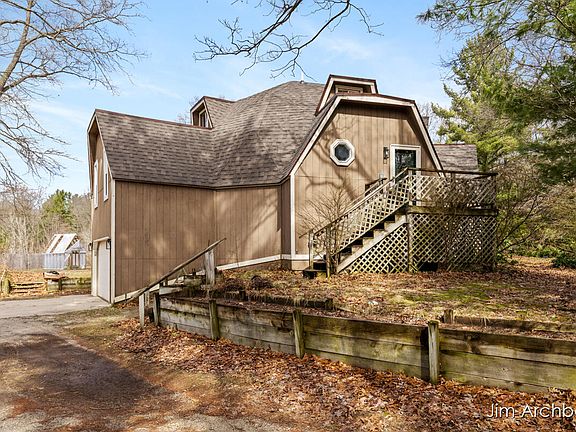 2nd image of 2447 Roberts Rd