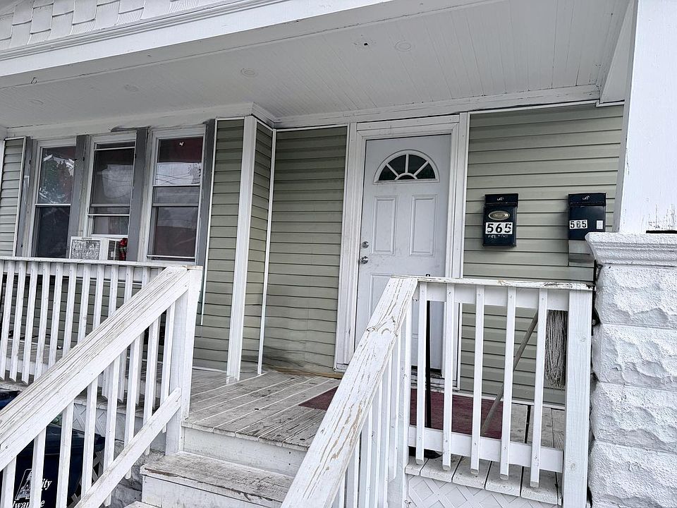 1st image of 565 W Rogers STREET