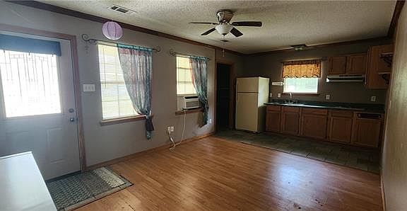 5th image of 28517 Highway 190