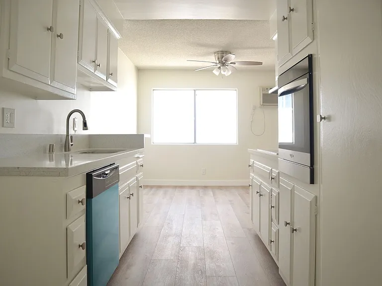 1740 Harvard Towers — Photo 4