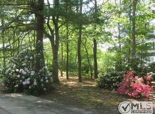 203 Eisenhower Dr, Cotuit, MA 02635