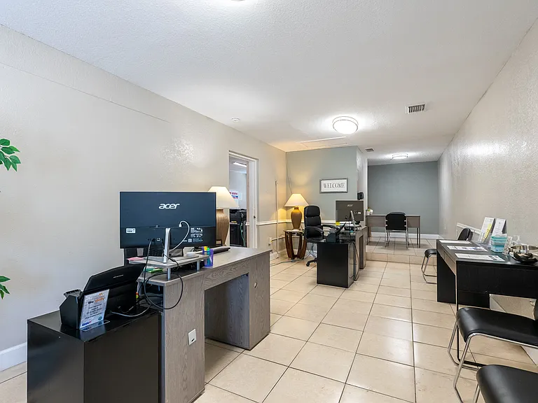 Bella Mar Apartment Homes — Photo 15