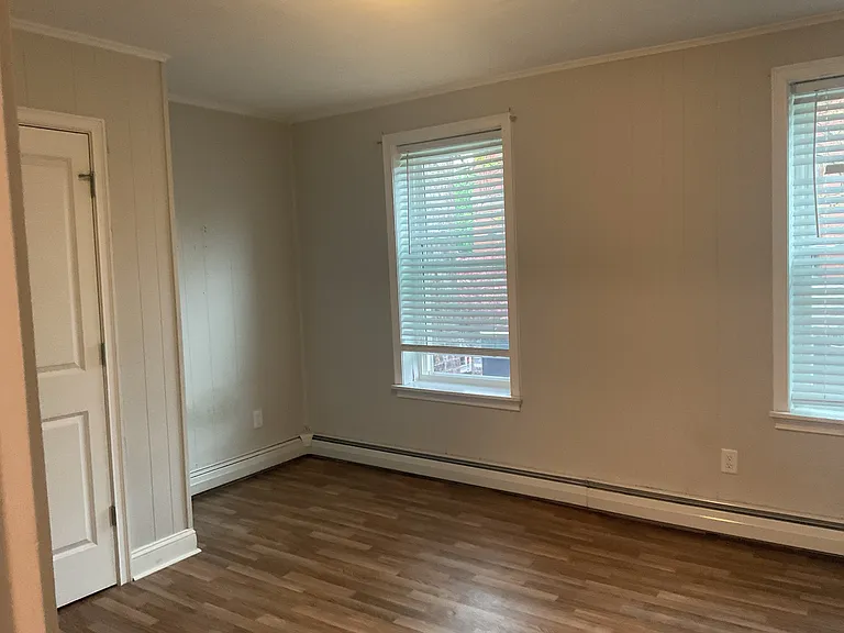 91 Van Dam St #4 — Photo 5