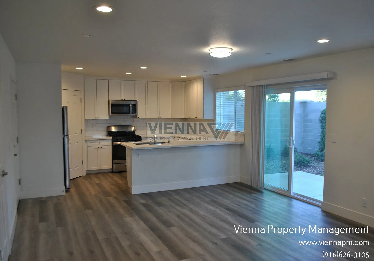 3 bed, 2.5 bath, 1663 sqft, $2,695 — Photo 2