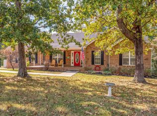 1000 Williams Rd, White Bluff, TN 37187