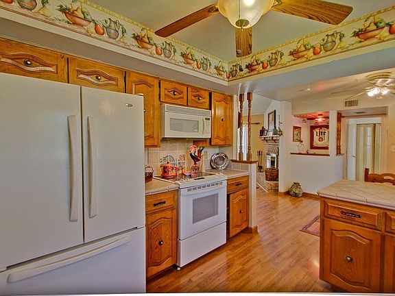 3rd image of 2025 E Hermosa Dr