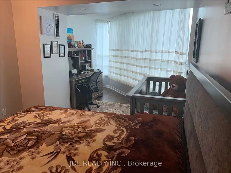 7805 Bayview Ave #811 — Photo 13