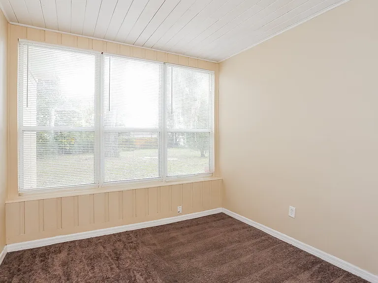 7812 Denham Rd E — Photo 13