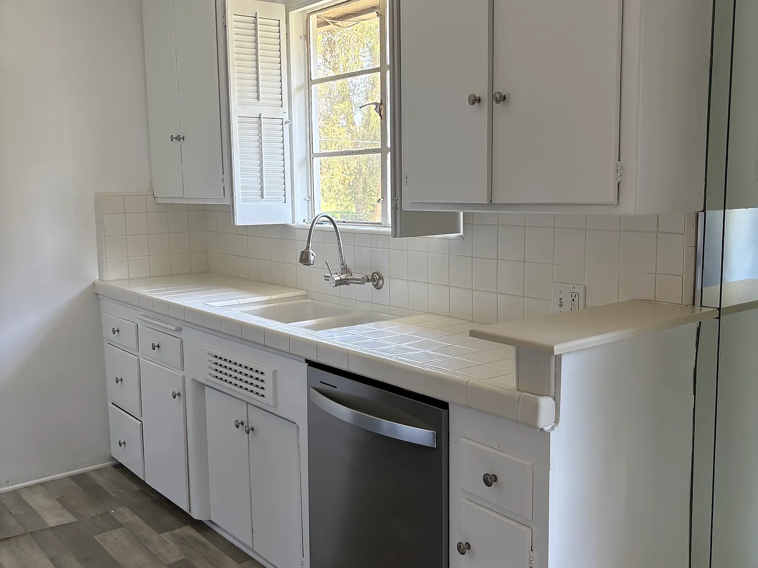 1 bed, 900 sqft, $3,000 — Photo 3