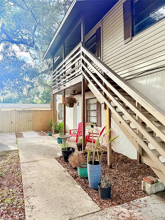 4 bed, 2.0 bath, 2016 sqft, $3,200 — Photo 1