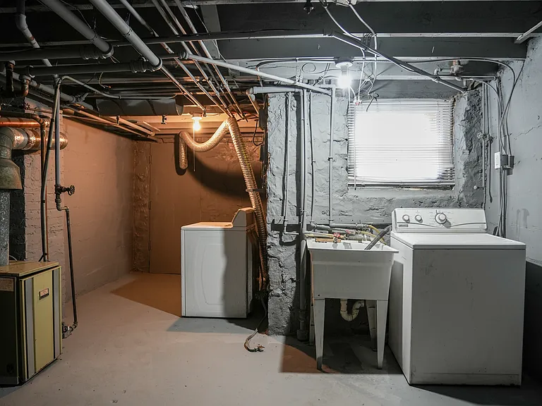 634 Willow Ave — Photo 15