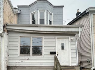 8 1st St, Lansdowne, PA 19050
