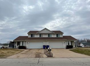 510 E Glenbrook Dr, Pulaski, WI 54162
