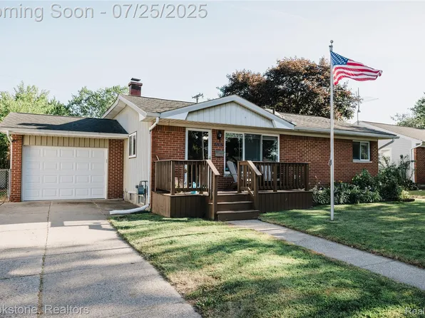 1232 Crestwood Ave, Ypsilanti, MI 48198