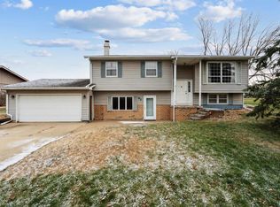 82 Main St, Lowden, IA 52255