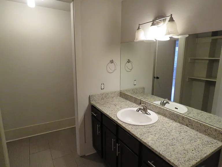519 E Capitol Ave #2C — Photo 27