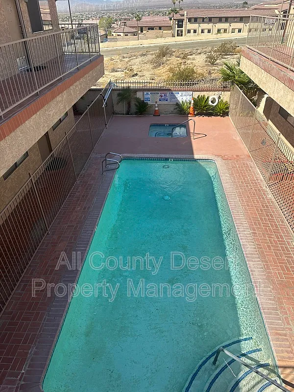 2 bed, 1.0 bath, 648 sqft, $1,395 — Photo 4