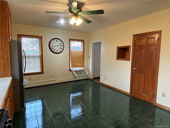 5th image of 88 N Main St APT 2