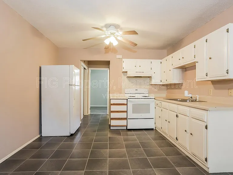 80 Jones Road — Photo 38