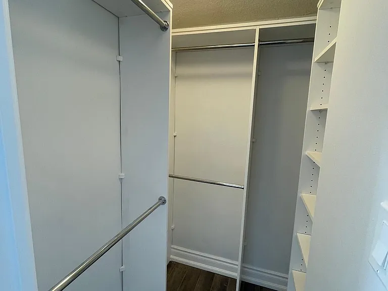 10 Edgecliff Golfway #504 — Photo 14