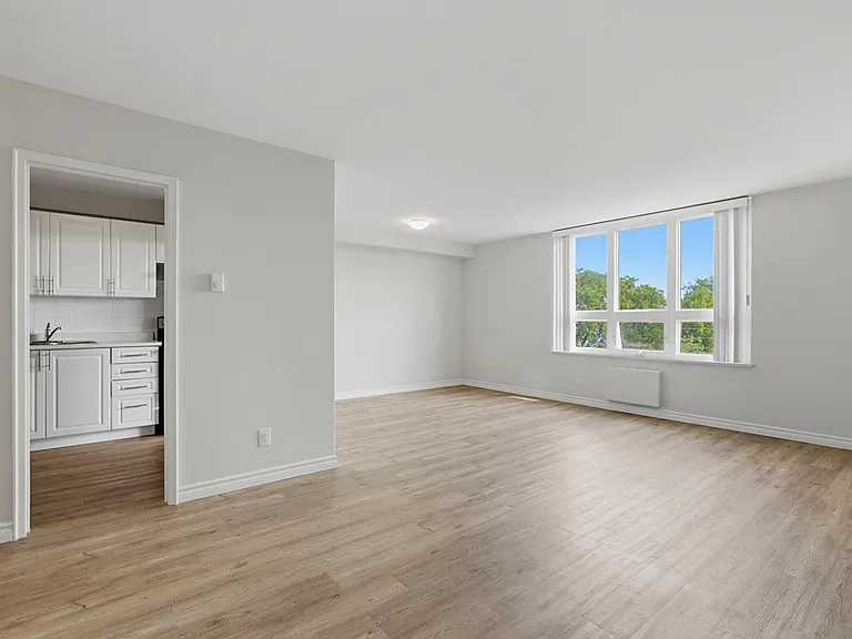 8325 Riverside Dr E — Photo 14