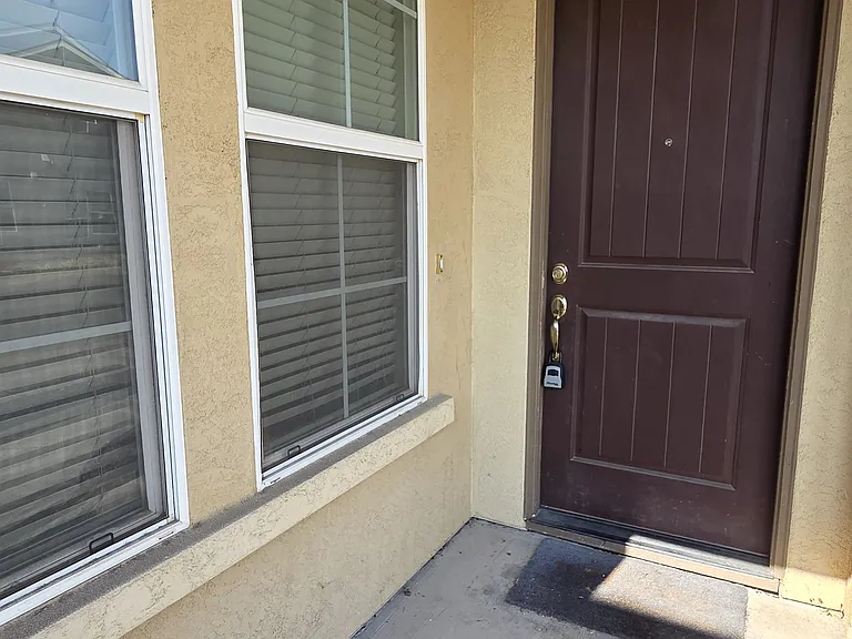 1350 Belmont Dr — Photo 4