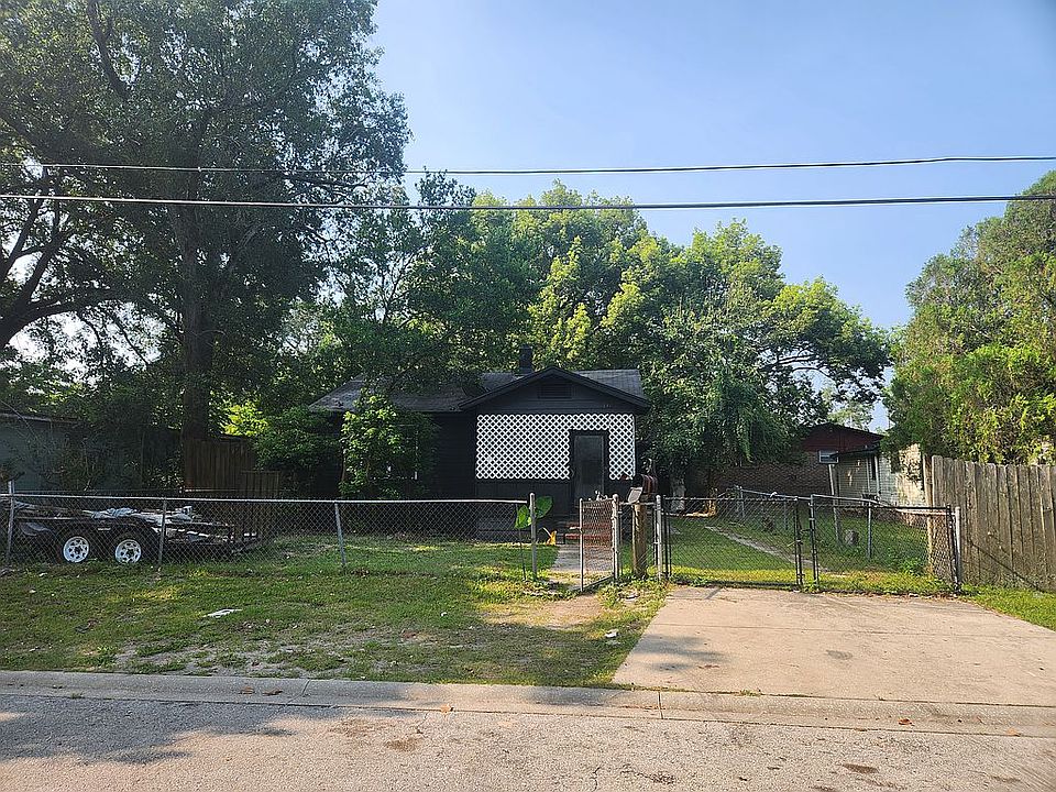 1st image of 2070 W 12th St