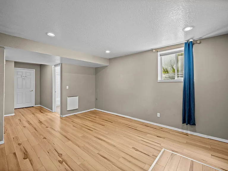1022 E 12th Ave — Photo 4