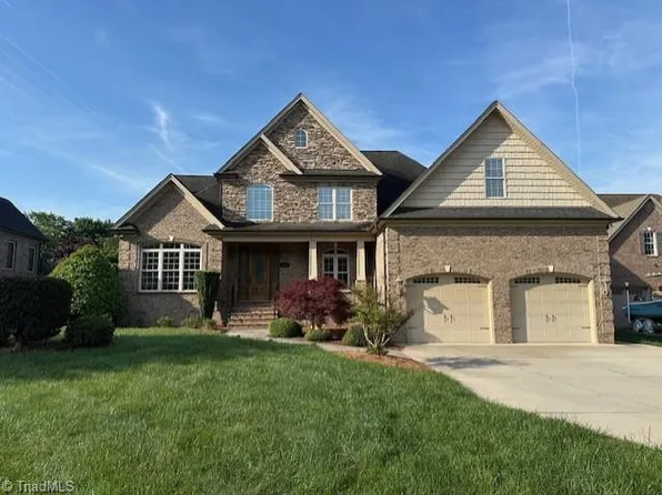 1863 Grove Pines Ct, Kernersville, NC 27284