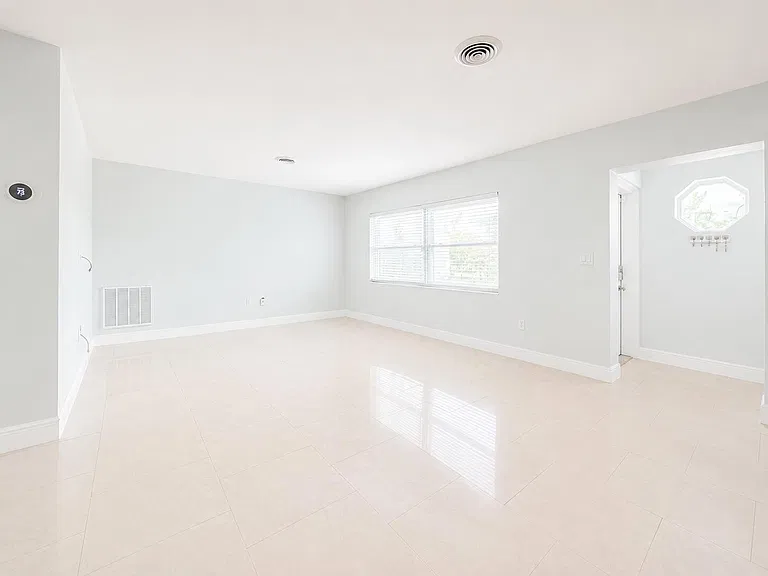 1200 NW 76th Ave — Photo 20