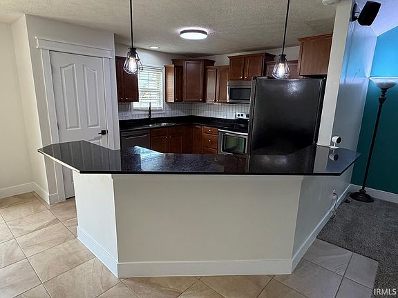4th image of 9301 Hedgewood Ct