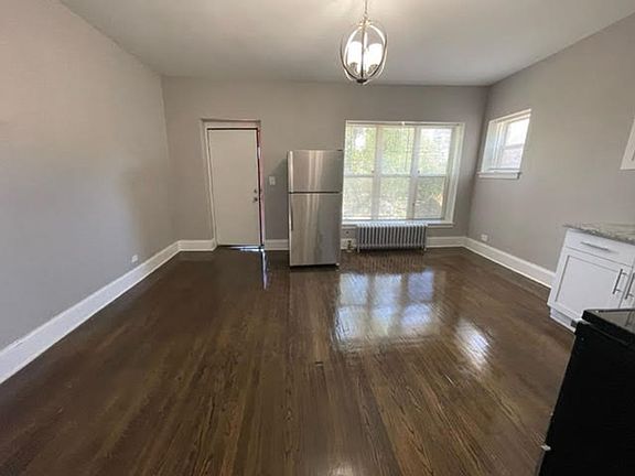 3rd image of 6437 S Kenwood Ave #6441-27