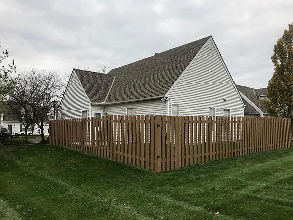3rd image of 6287 McNaughten Place Ln