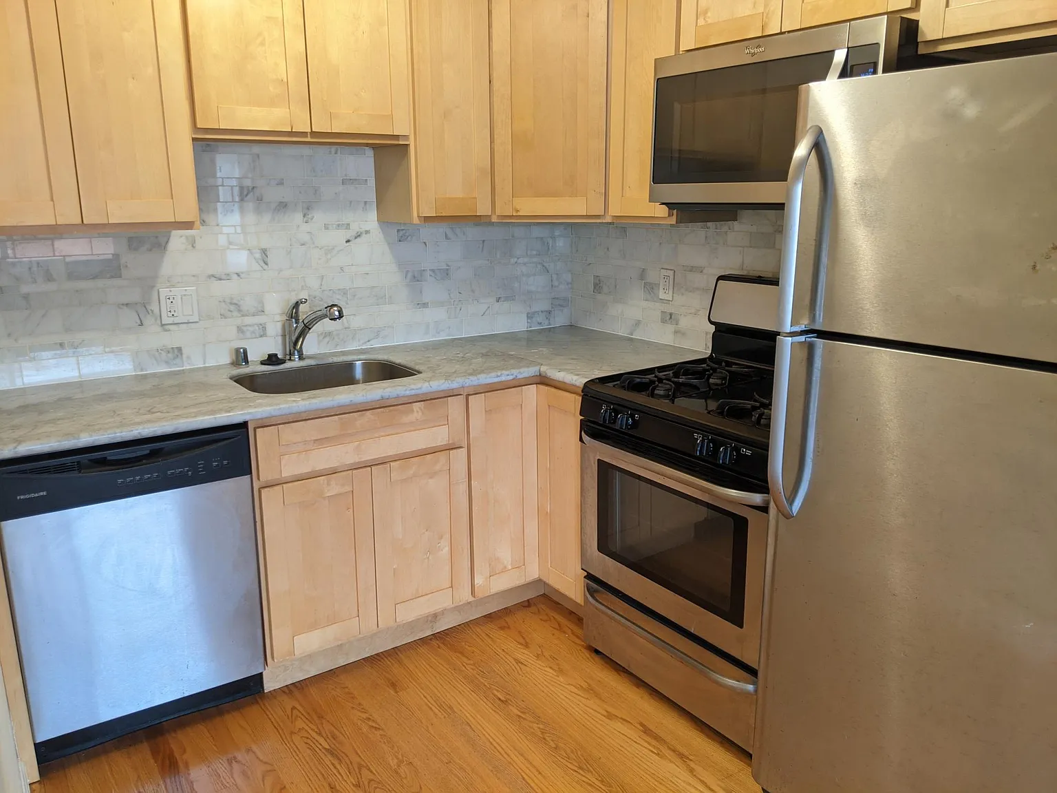 1 bed, 580 sqft, $3,400 — Photo 2