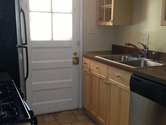 4th image of 1003 W 38th St