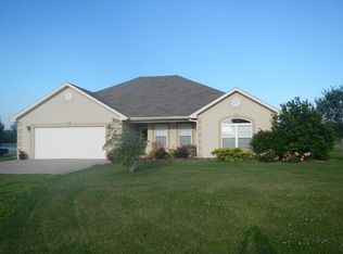 9960 E Shelly Ln, Centralia, MO 65240