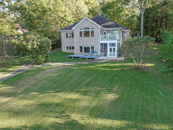 2nd image of 1321 Northwoods Dr