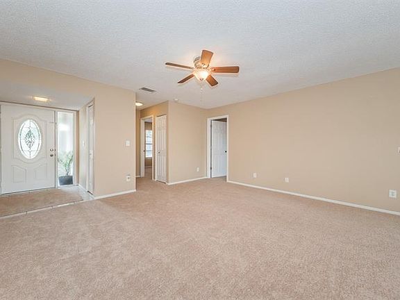 3rd image of 2928 Glen Haven Dr
