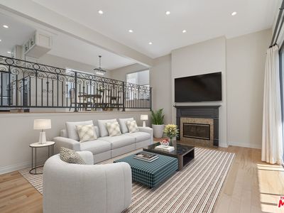 828 19th St APT D, Santa Monica, CA, 90403