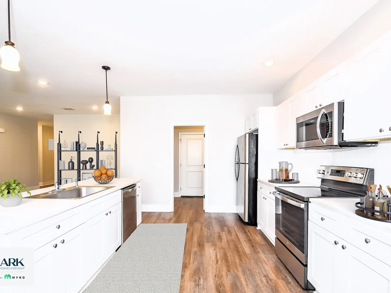 3 bed, 2.0 bath, 1631 sqft, $2,024 — Photo 3