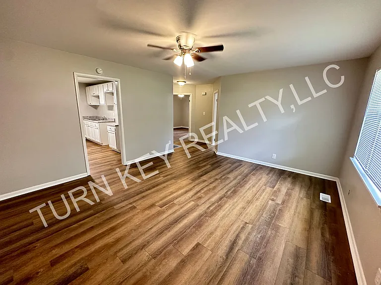 6220 Cole Ave — Photo 2