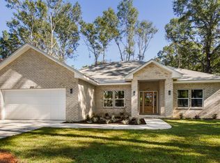 198 Lake Juniper Cir, Defuniak Springs, FL 32433