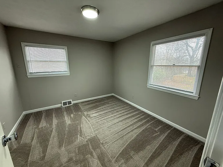 10410 Foxboro Dr — Photo 11