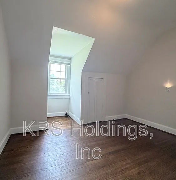 2709 Old Forest Rd — Photo 5