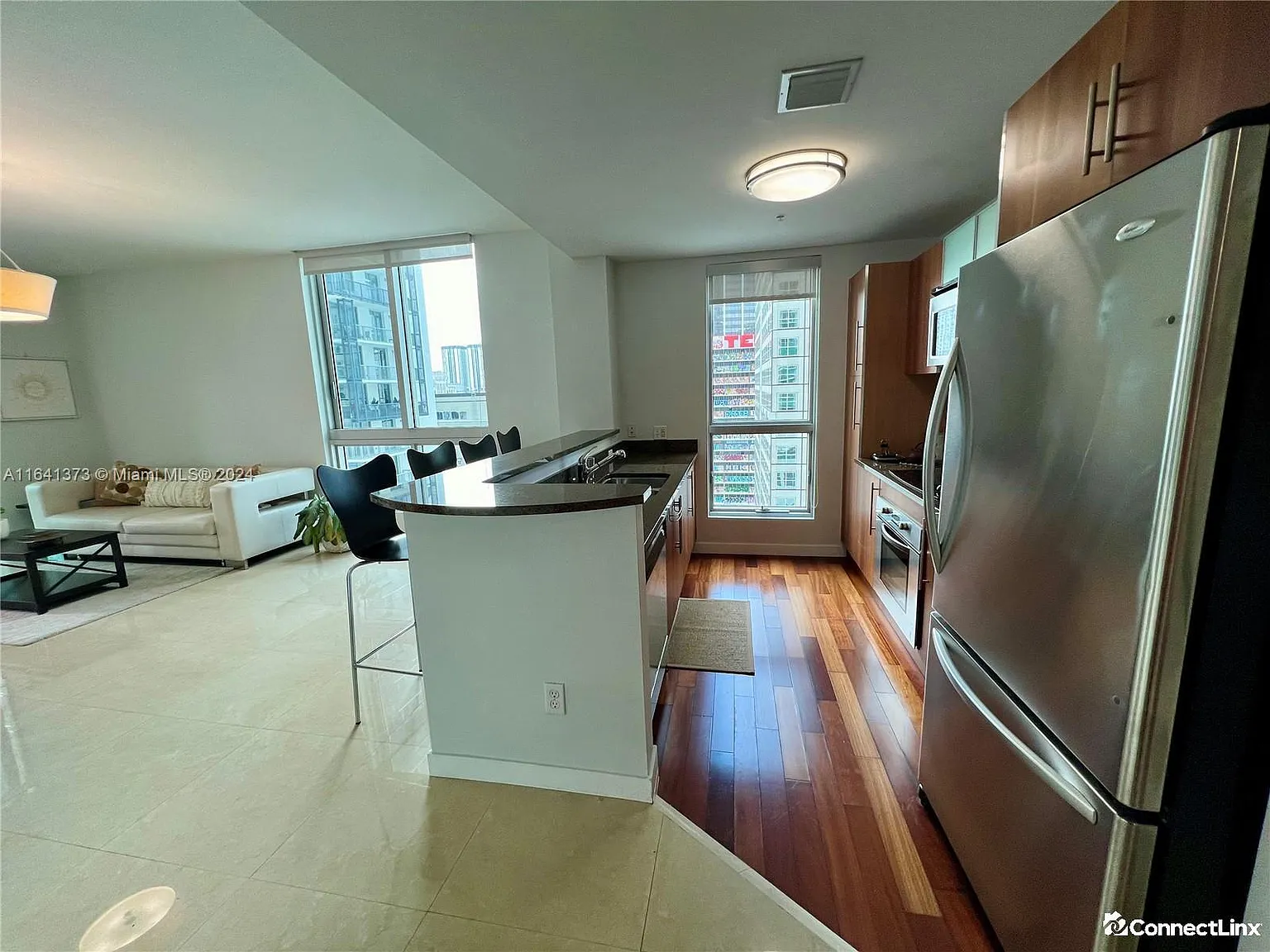 1 bed, 1.0 bath, $3,250 — Photo 3