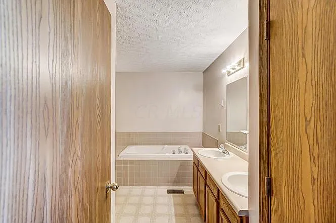 2444 Highlandtown Dr — Photo 13