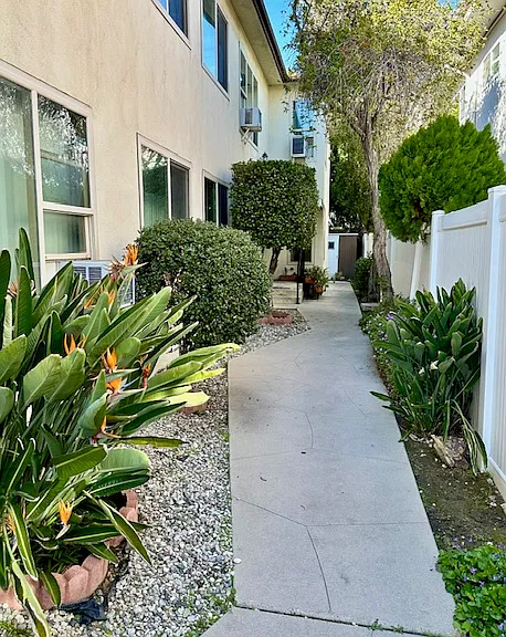 11723 Riverside Dr #4 — Photo 7