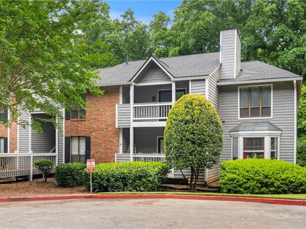 530 Warm Springs Cir, Roswell, GA 30075