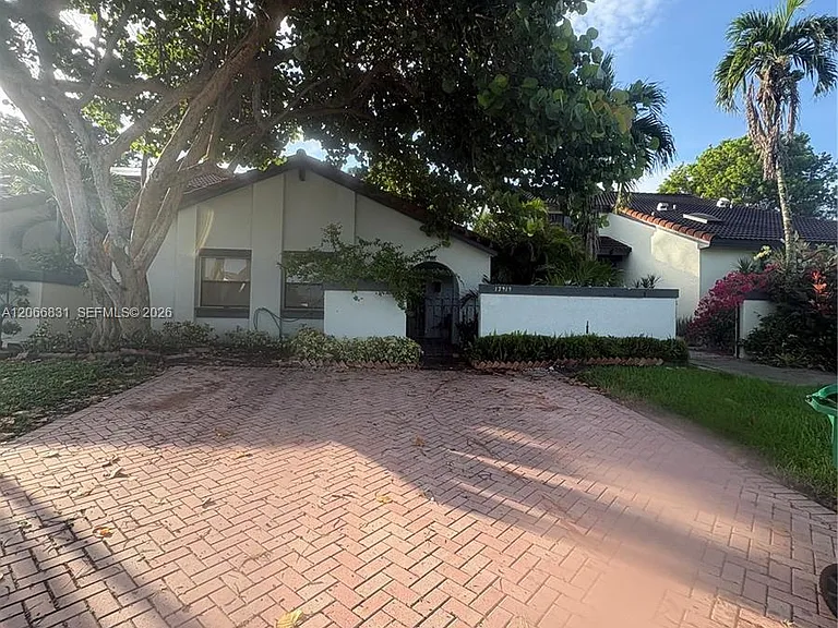 17919 NW 66th Ct — Photo 1